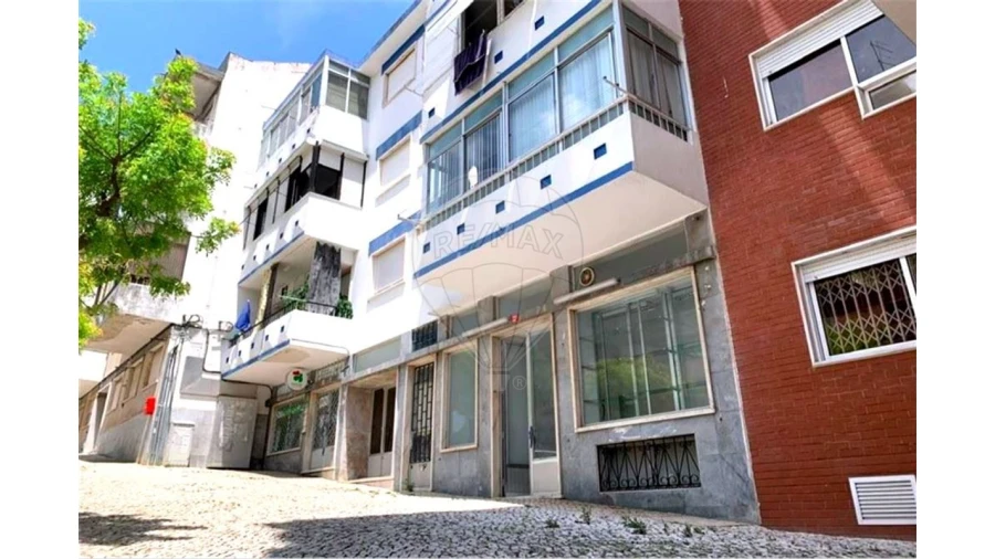 Loja para Venda em Sacavém e Prior Velho Foto 2