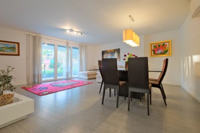 Apartamento T3 para Venda em Oeiras e São Julião da Barra, Paço de Arcos e Caxias
