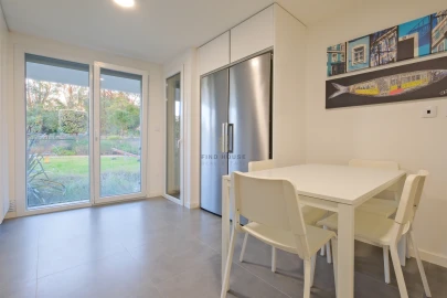 Apartamento T3 para Venda em Oeiras e São Julião da Barra, Paço de Arcos e Caxias