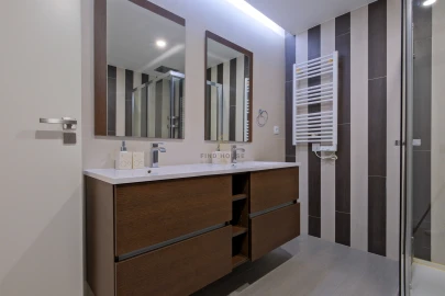 Apartamento T3 para Venda em Oeiras e São Julião da Barra, Paço de Arcos e Caxias