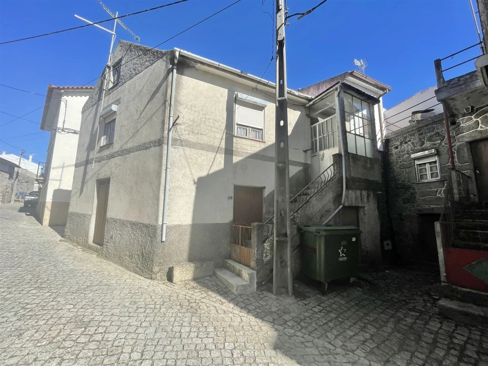 Moradia T2 para Venda em Figueiró da Serra e Freixo da Serra Foto 1