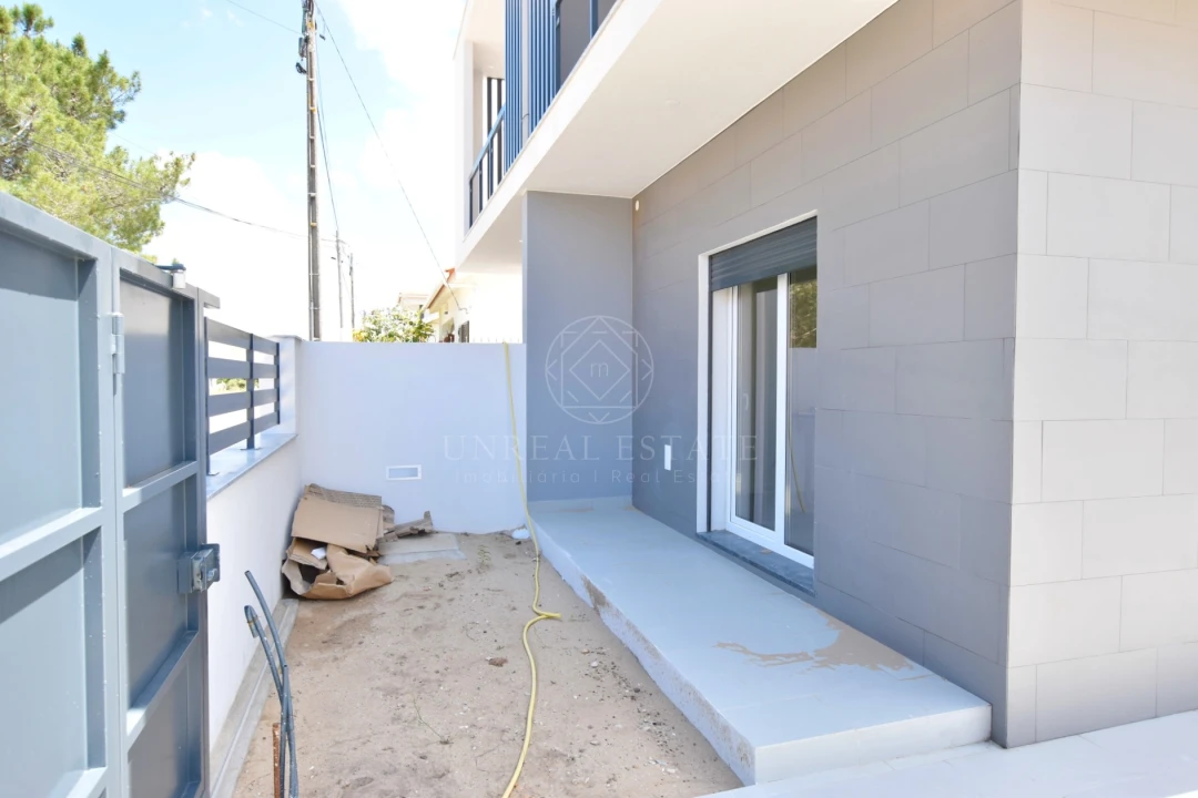 Moradia T3 para Venda em Quinta do Conde Foto 9