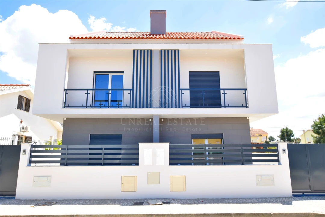 Moradia T3 para Venda em Quinta do Conde Foto 3
