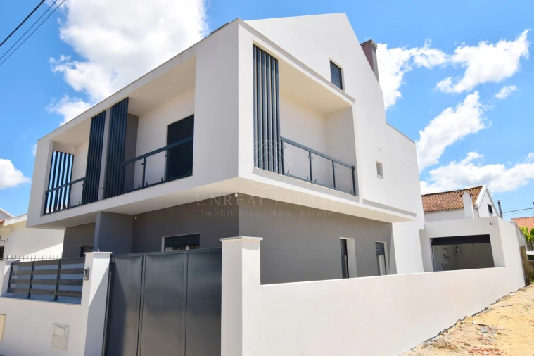Moradia T3 para Venda em Quinta do Conde Foto 4