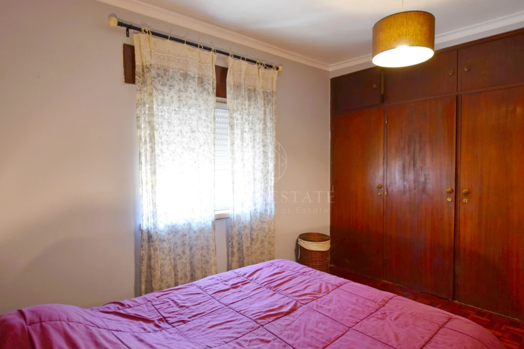 Moradia T2 para Venda em Porto Salvo Foto 29