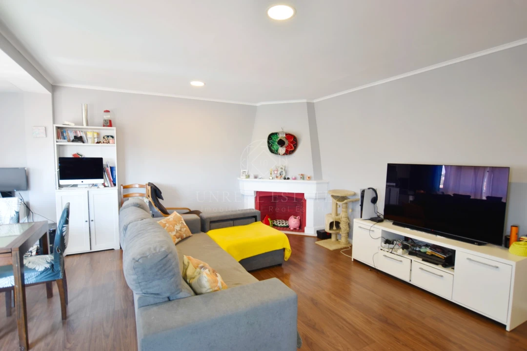 Moradia T2 para Venda em Porto Salvo Foto 7