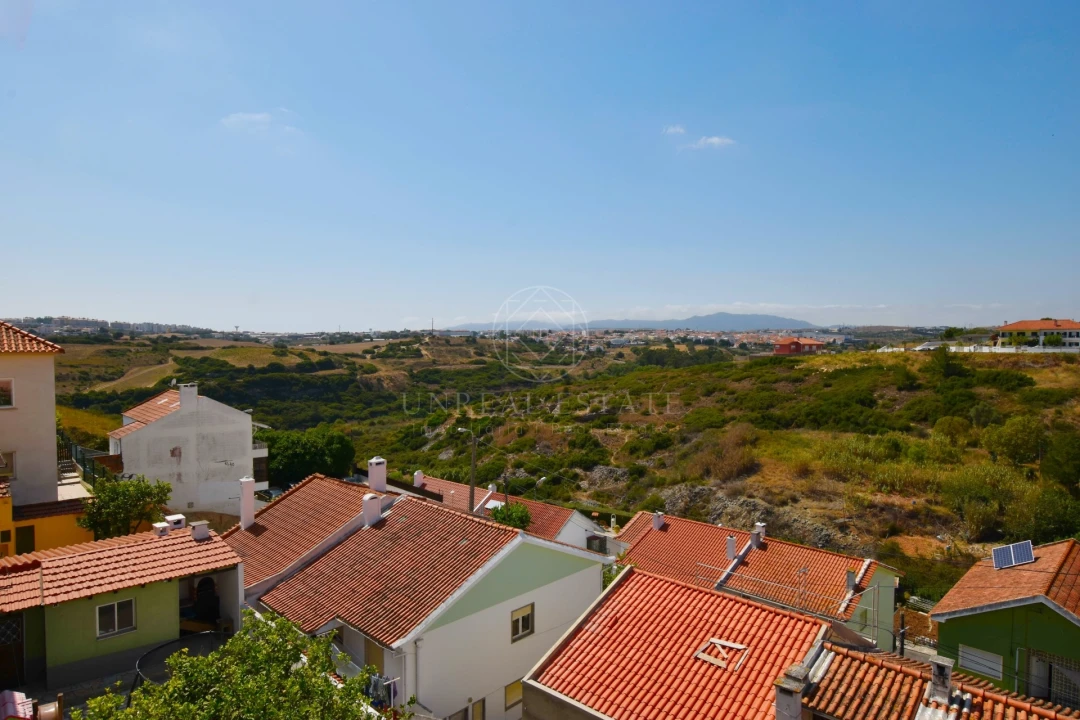 Moradia T2 para Venda em Porto Salvo Foto 12