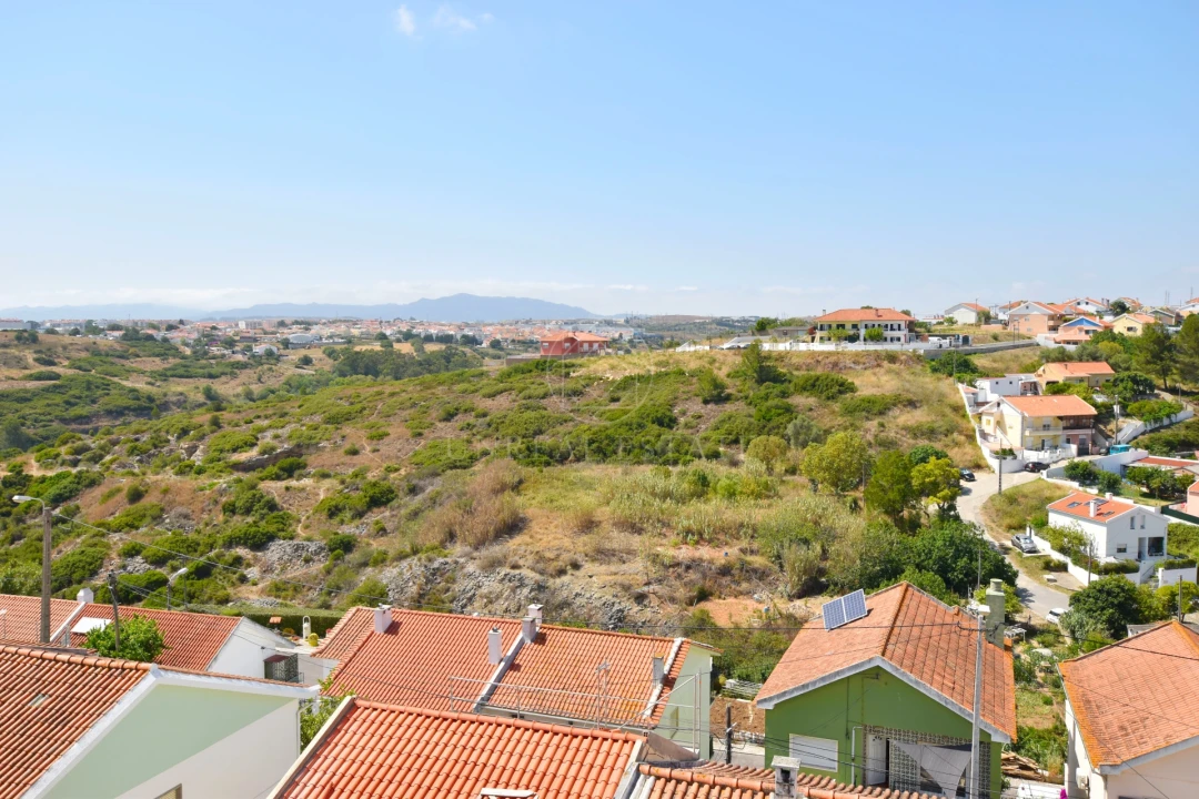 Moradia T2 para Venda em Porto Salvo Foto 13