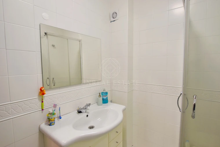 Moradia T2 para Venda em Porto Salvo Foto 32