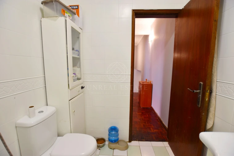 Moradia T2 para Venda em Porto Salvo Foto 33