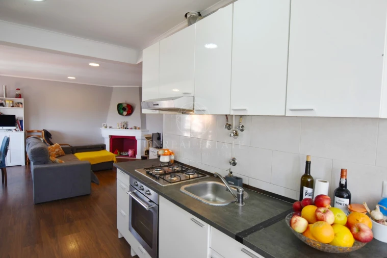 Moradia T2 para Venda em Porto Salvo Foto 18