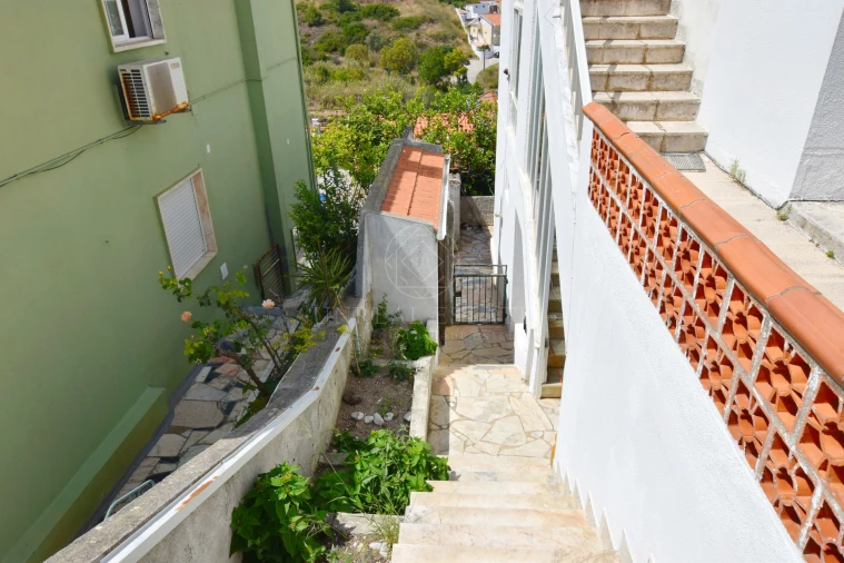 Moradia T2 para Venda em Porto Salvo Foto 35