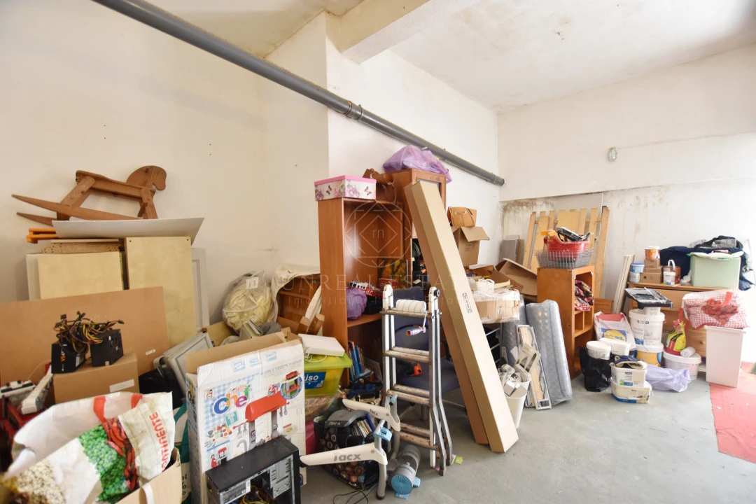 Moradia T2 para Venda em Porto Salvo Foto 40