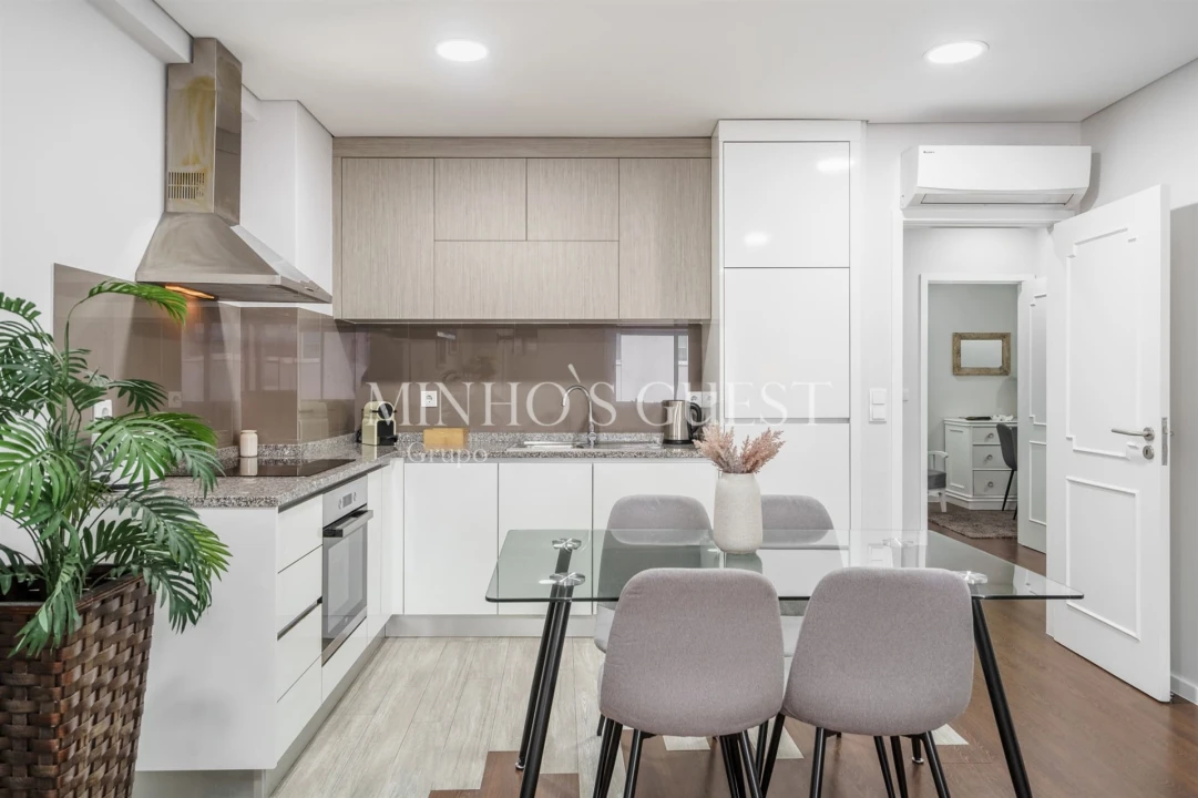 Apartamento T2 para Arrendamento férias em Braga (São José de São Lázaro e São João do Souto) Foto 4