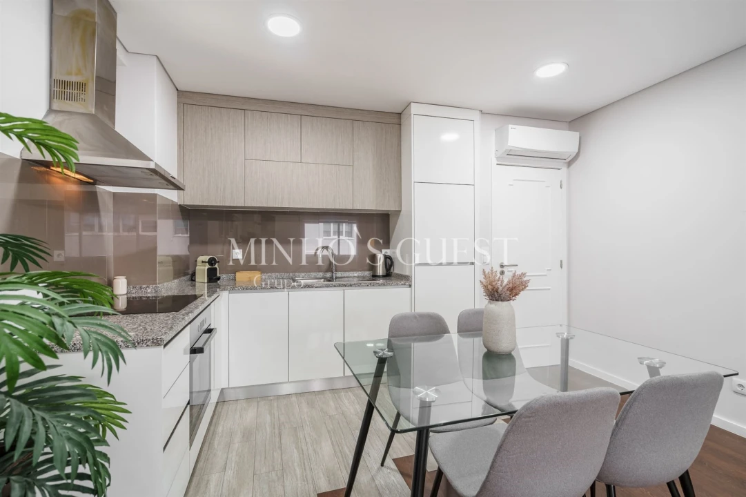 Apartamento T2 para Arrendamento férias em Braga (São José de São Lázaro e São João do Souto) Foto 9