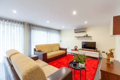 Moradia T3 para Arrendamento férias em Santa Lucrécia de Algeriz e Navarra