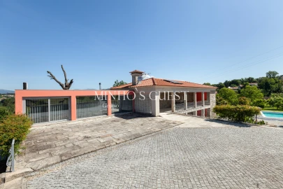 Moradia T3 para Arrendamento férias em Santa Lucrécia de Algeriz e Navarra