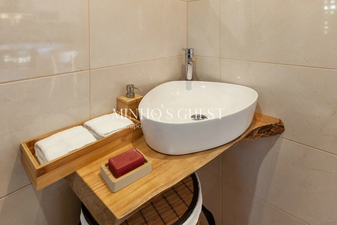 Moradia T1 para Arrendamento férias em Campos e Louredo Foto 9