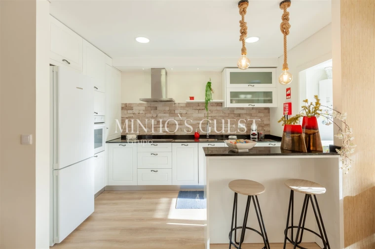 Apartamento T2 para Arrendamento férias em Braga (São José de São Lázaro e São João do Souto) Foto 9