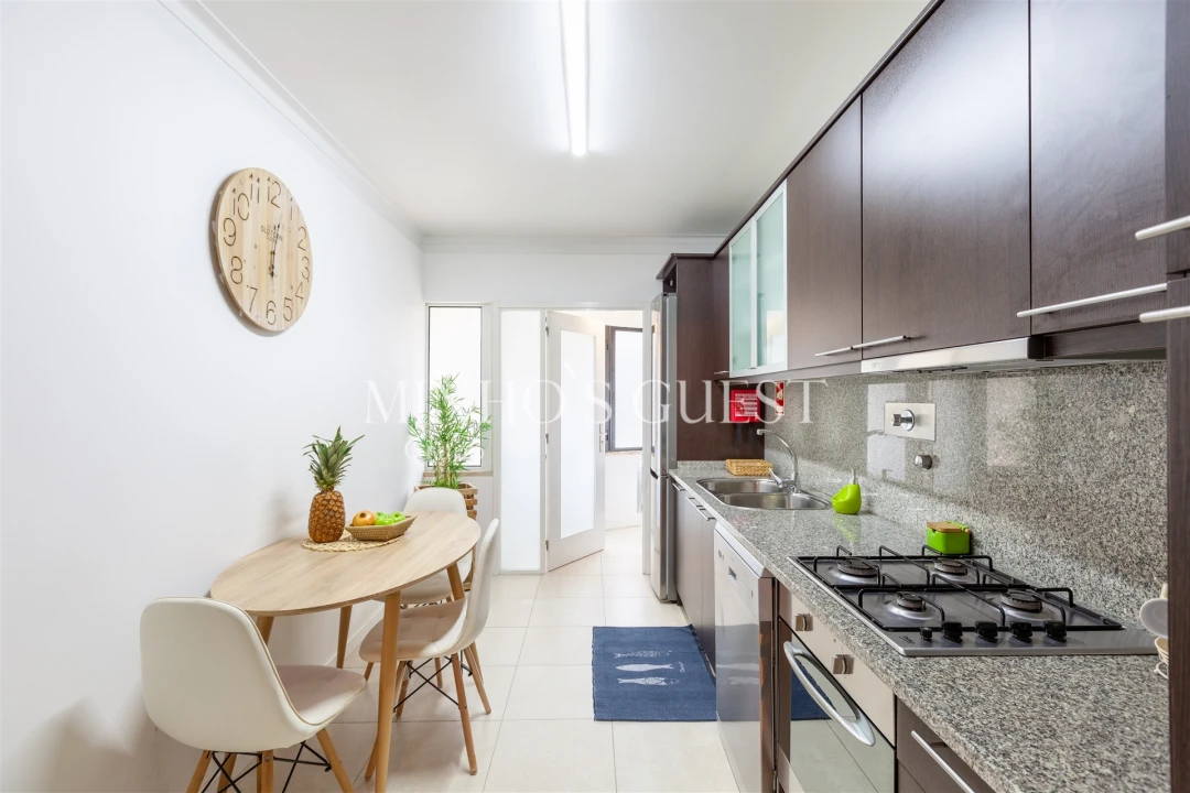 Apartamento T2 para Arrendamento férias em Braga (São José de São Lázaro e São João do Souto) Foto 13