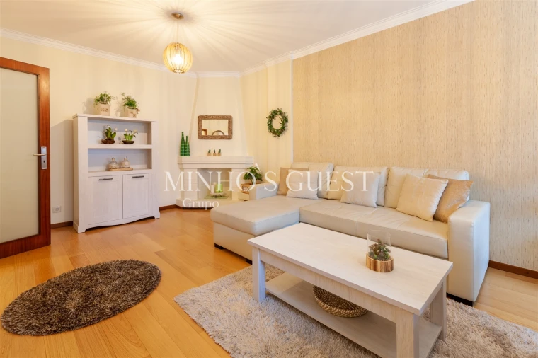 Apartamento T2 para Arrendamento férias em Braga (São José de São Lázaro e São João do Souto) Foto 6