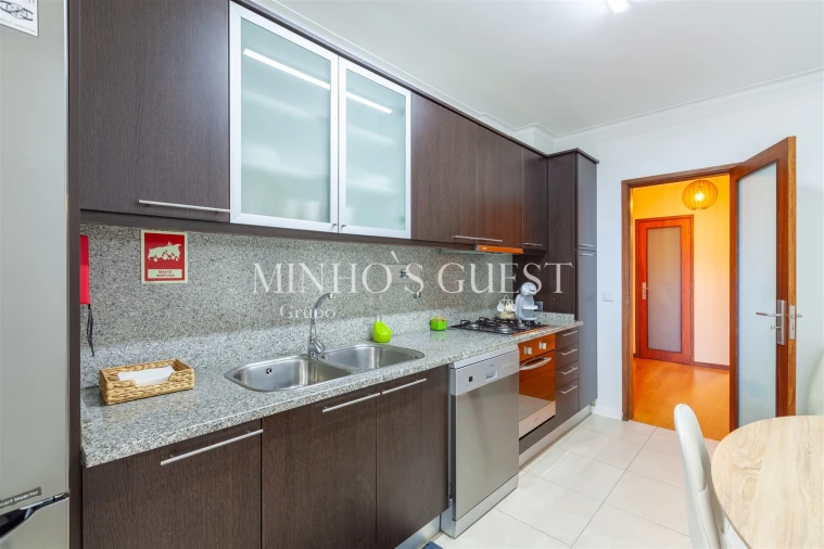 Apartamento T2 para Arrendamento férias em Braga (São José de São Lázaro e São João do Souto) Foto 18