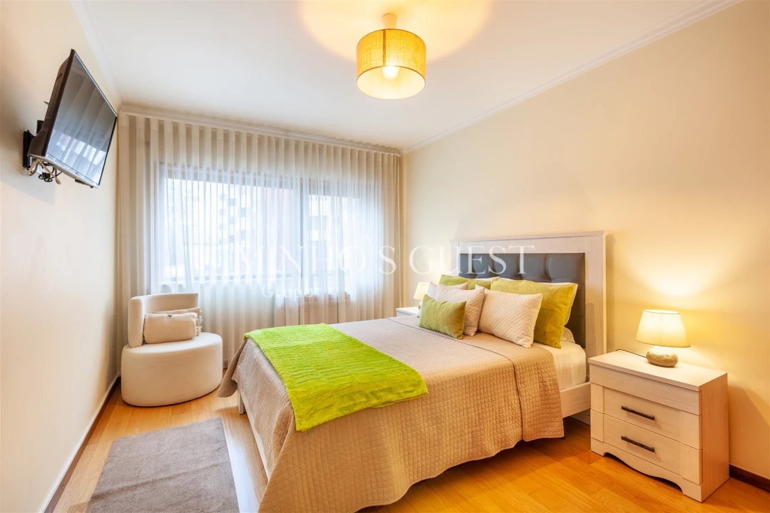 Apartamento T2 para Arrendamento férias em Braga (São José de São Lázaro e São João do Souto) Foto 3