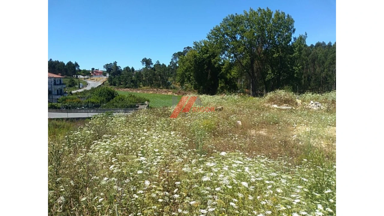 Terreno para Venda em Retorta e Tougues Foto 14