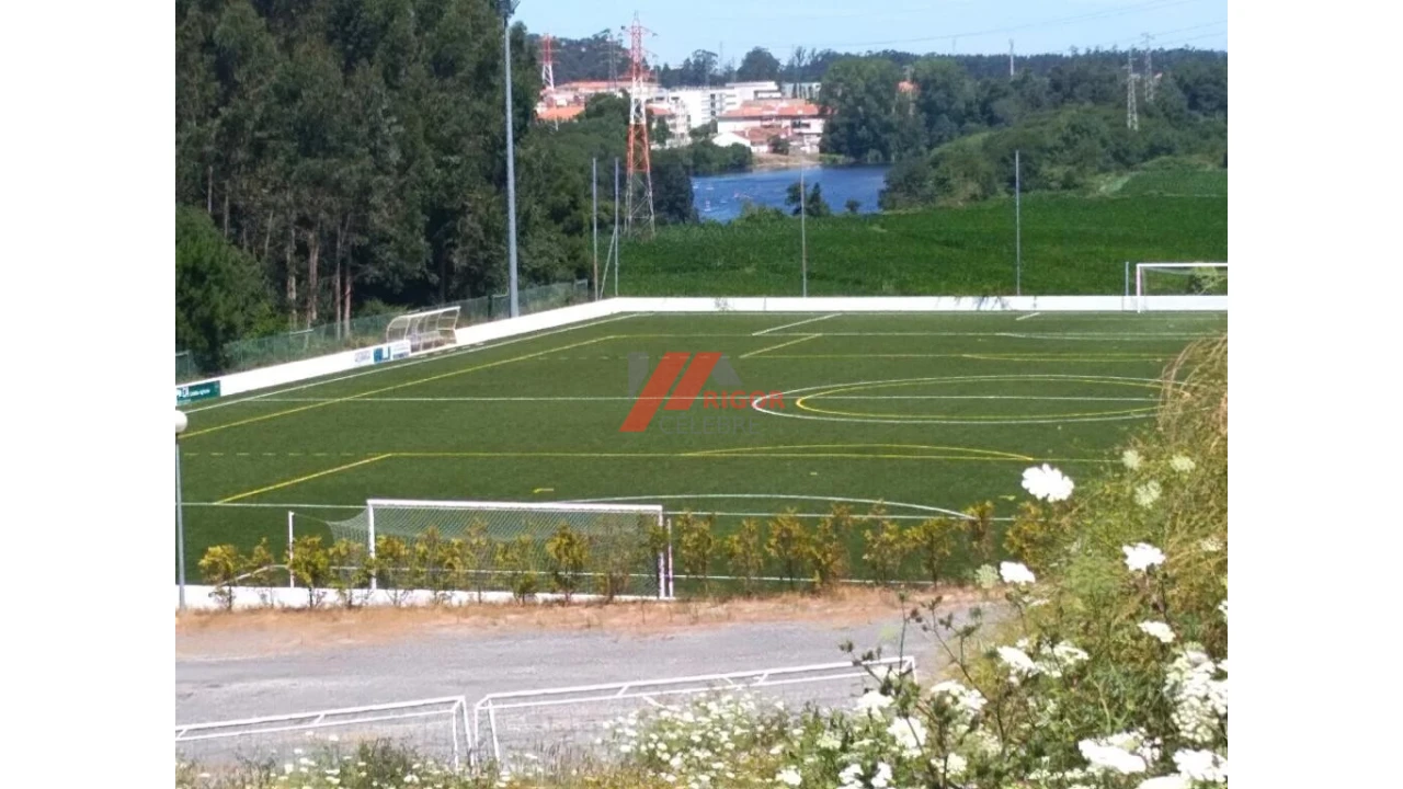 Terreno para Venda em Retorta e Tougues Foto 7