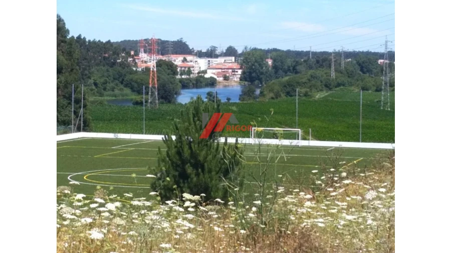Terreno para Venda em Retorta e Tougues Foto 3