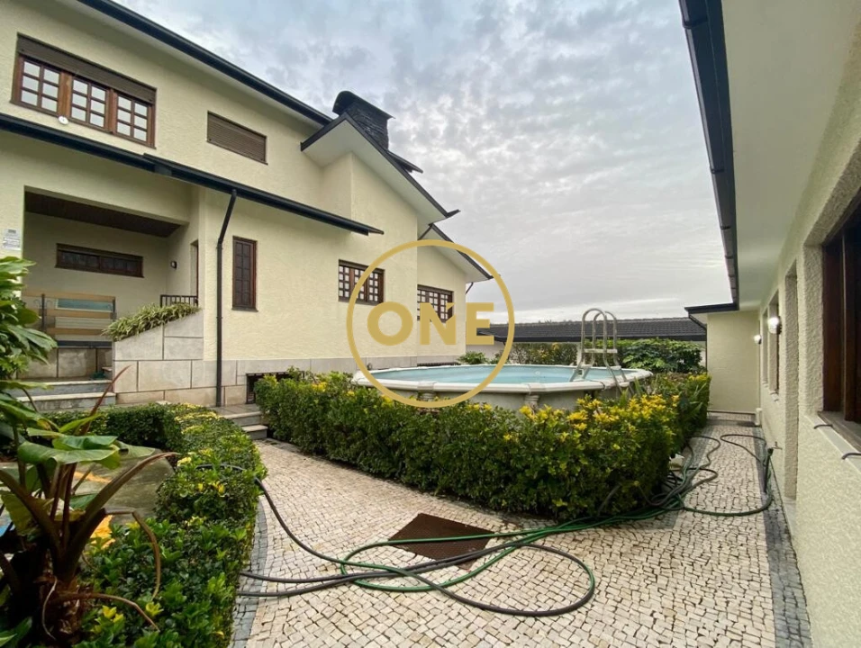 Moradia T5 para Venda em Cidade da Maia Foto 10