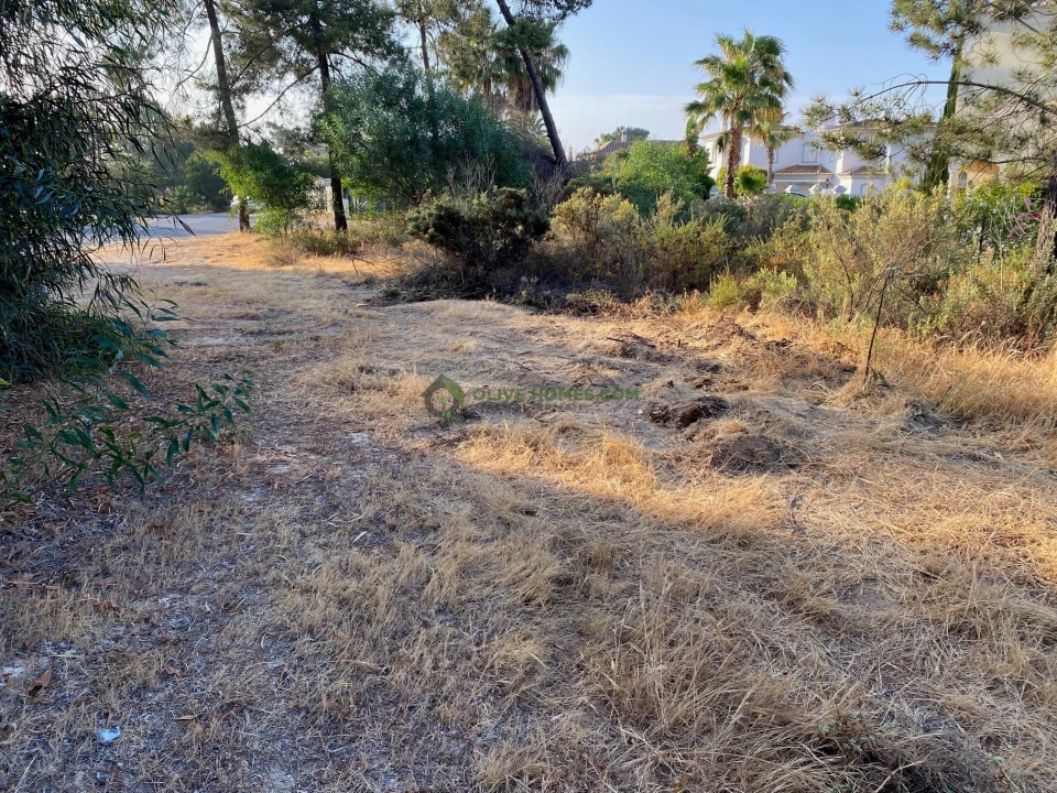 Terreno para Venda em Quarteira Foto 2