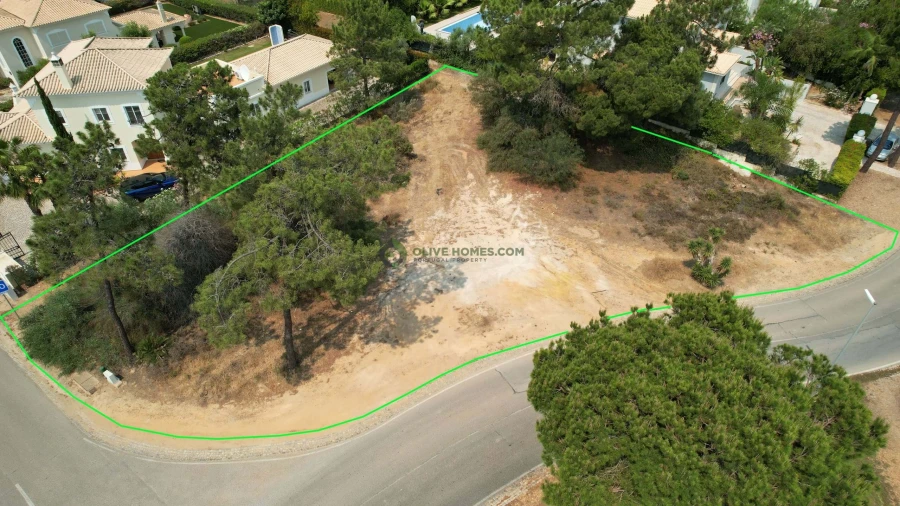 Terreno para Venda em Quarteira Foto 3