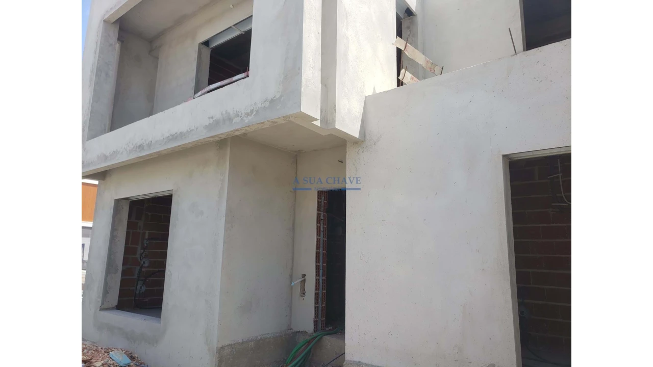 Moradia T4 para Venda em Corroios Foto 30