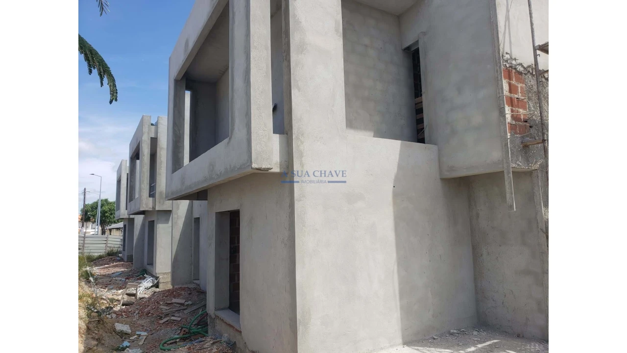 Moradia T4 para Venda em Corroios Foto 24