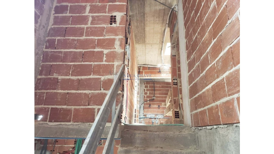 Moradia T4 para Venda em Corroios Foto 18