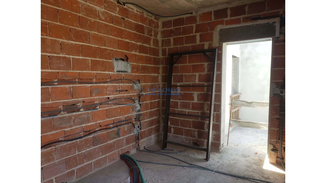 Moradia T4 para Venda em Corroios Foto 9