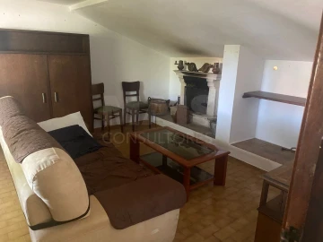 Moradia T3 para Venda em Ferreiras