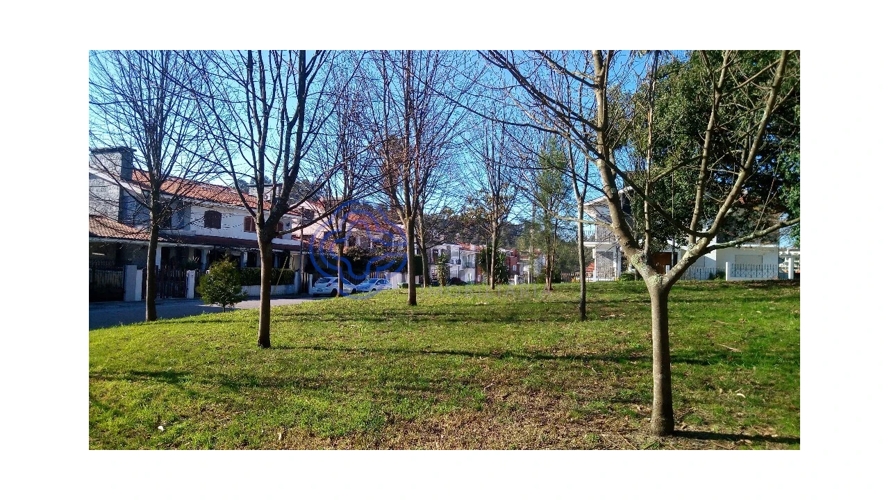 Terreno para Venda em Pedroso e Seixezelo Foto 1