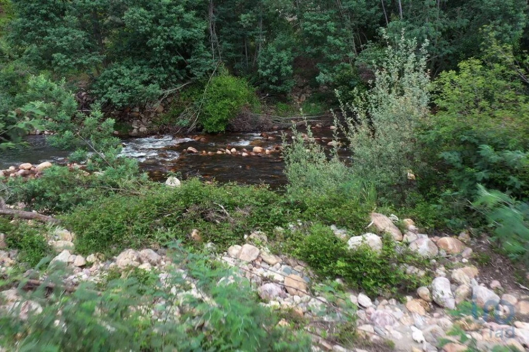 Moradia para Venda em Serpins Foto 8