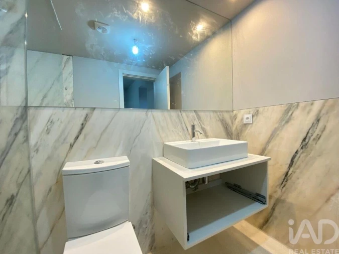 Apartamento T2 para Venda em Cedofeita, Santo Ildefonso, Sé, Miragaia, São Nicolau e Vitória Foto 24