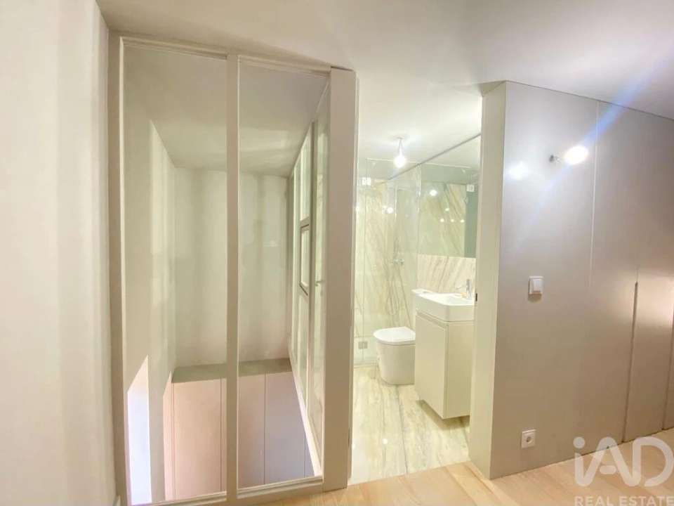 Apartamento T2 para Venda em Cedofeita, Santo Ildefonso, Sé, Miragaia, São Nicolau e Vitória Foto 14