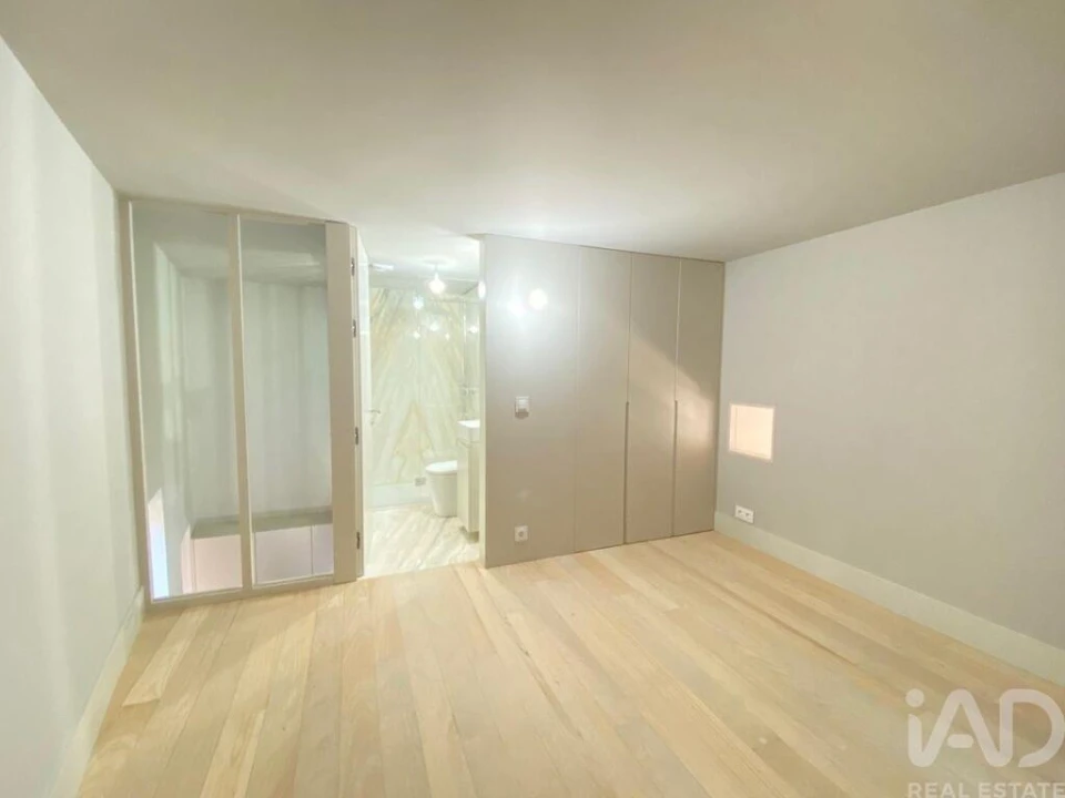 Apartamento T2 para Venda em Cedofeita, Santo Ildefonso, Sé, Miragaia, São Nicolau e Vitória Foto 17