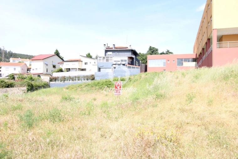 Terreno P/ Prédio para Venda em Requião Foto 3