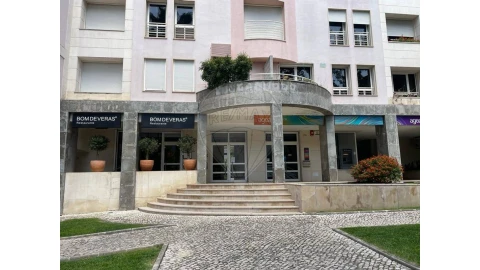 Garagem para Venda em São Domingos de Benfica