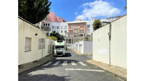 Garagem para Venda em São Domingos de Benfica