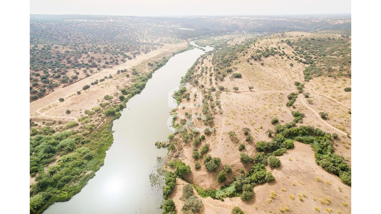 Quinta T4 para Venda em Serpa (Salvador e Santa Maria) Foto 3
