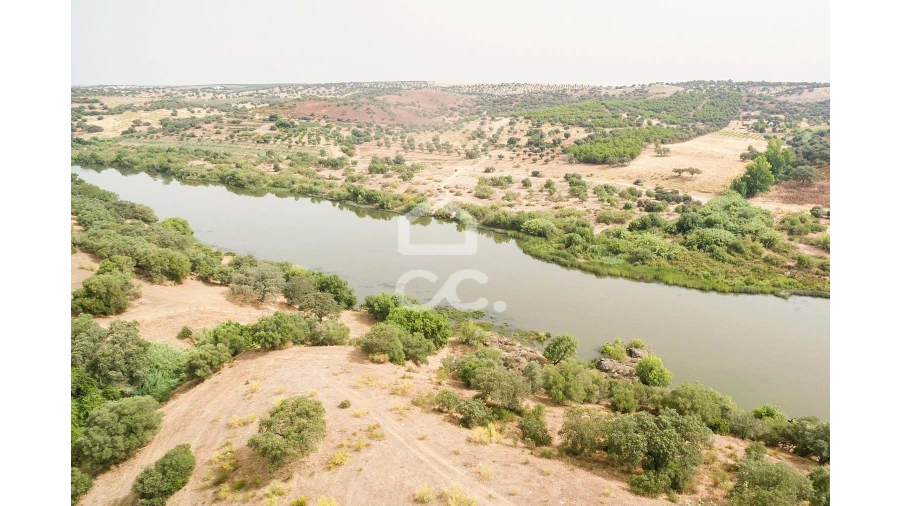 Quinta T4 para Venda em Serpa (Salvador e Santa Maria) Foto 59
