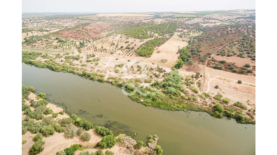 Quinta T4 para Venda em Serpa (Salvador e Santa Maria) Foto 58