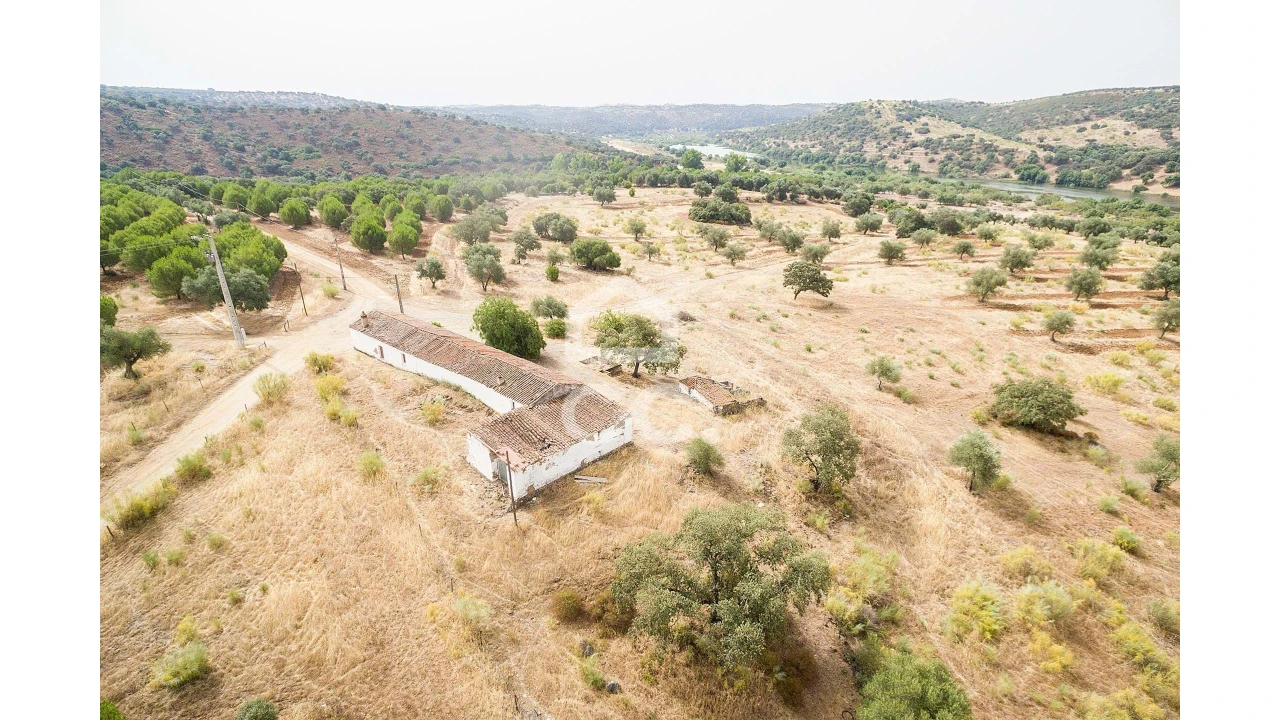 Quinta T4 para Venda em Serpa (Salvador e Santa Maria) Foto 1